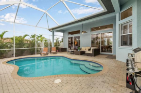 Heated pool, Pool Table, Sleeps 8! - The Cape Coral Getaway